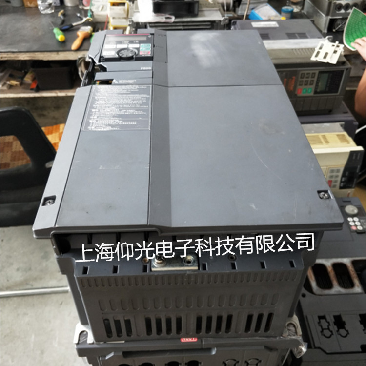 ����F700ϵ��׃�l���S�� 45kw׃�l����(b��o)��E.UVTǷ�����o(h��)����