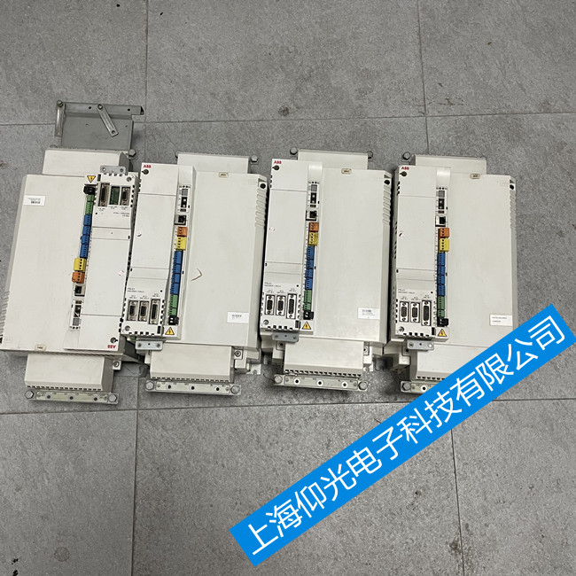 MotiFlex e180/ABB�ŷ��(q��)��(d��ng)���S��/�@ʾ��(b��o)��E1014�S��