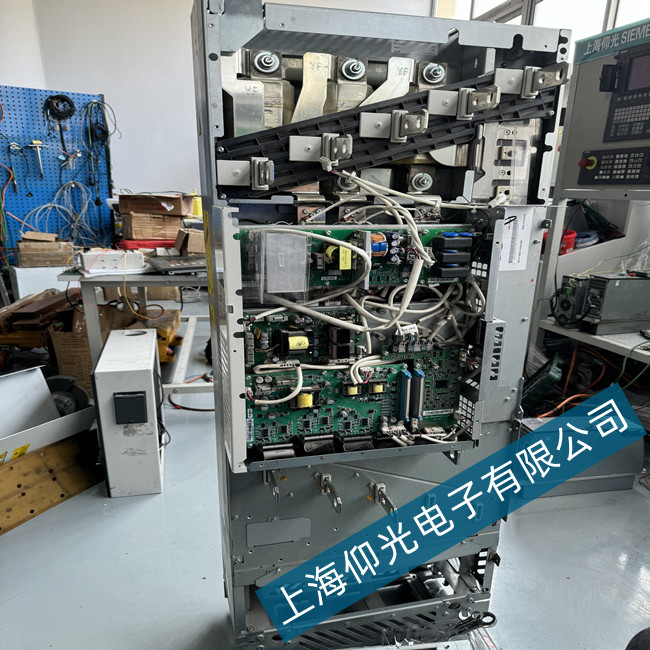 ����ABB׃�l��ACS880��(b��o)A5EC PU��(n��i)��ͨӍ��Ԫ֮�g��ͨ���e(cu��)�`���ϾS��